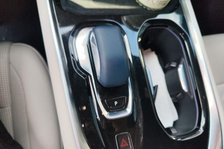 Used Zeekr 009 2024 Six-Seat Executive Version 4WD 108 kWh Gear Lever
