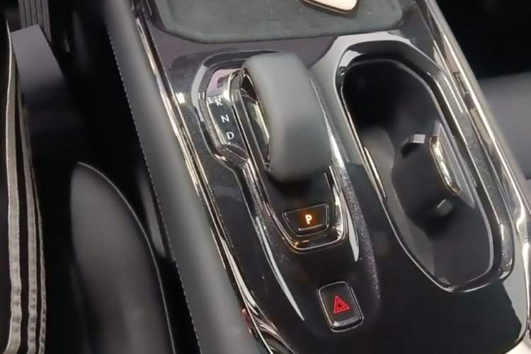 Used Zeekr 009 2024 Six-Seat Executive Version 4WD 108 kWh Gear Lever