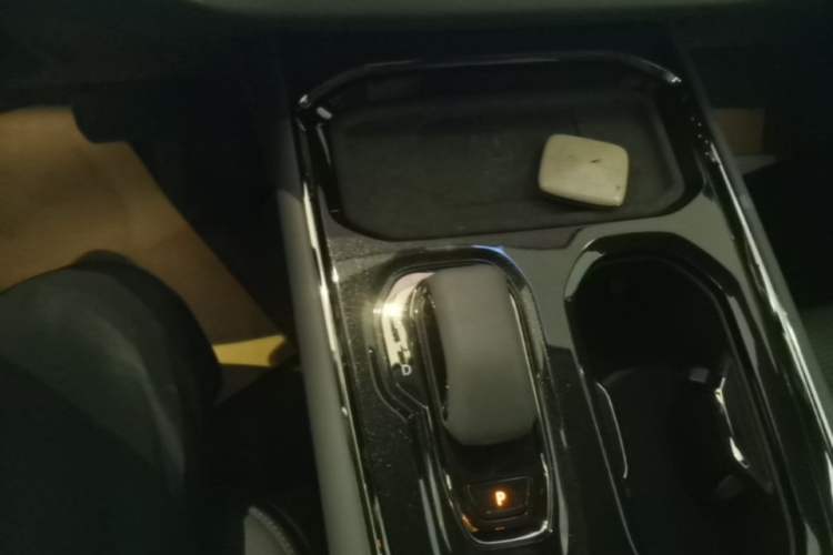 Used Zeekr 009 2024 7-Seater Walk-Through Version Four-Wheel Drive 108 kWh Gear Lever