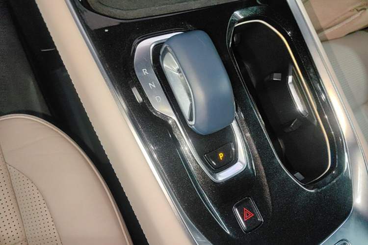 Used Zeekr 009 2024 Six-Seat Executive Version 4WD 108 kWh Gear Lever