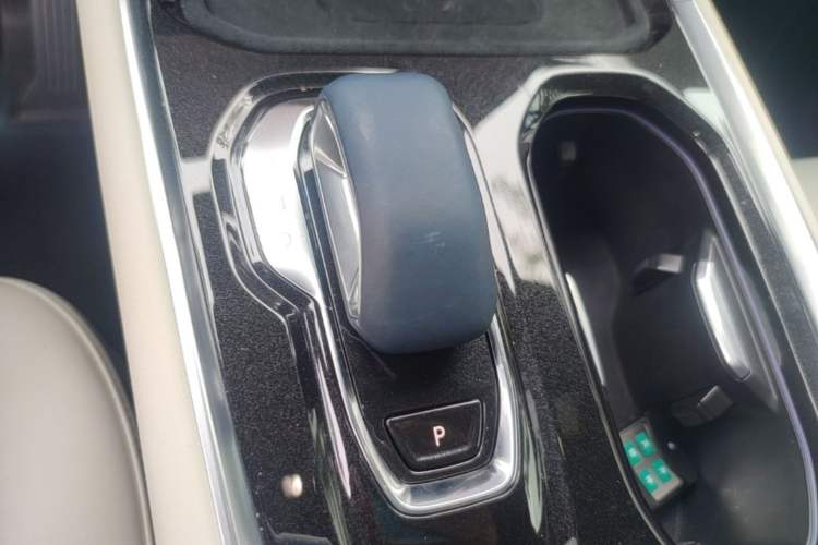 Used Zeekr 009 2024 Six-Seat Executive Version 4WD 108 kWh Gear Lever