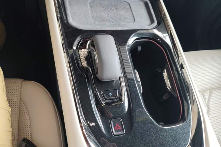 Used Zeekr 009 2024 7-Seater Aisle Version 108 kWh Gear Lever