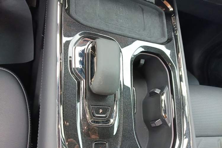 Used Zeekr 009 2024 7-Seater Aisle Version 108 kWh Gear Lever