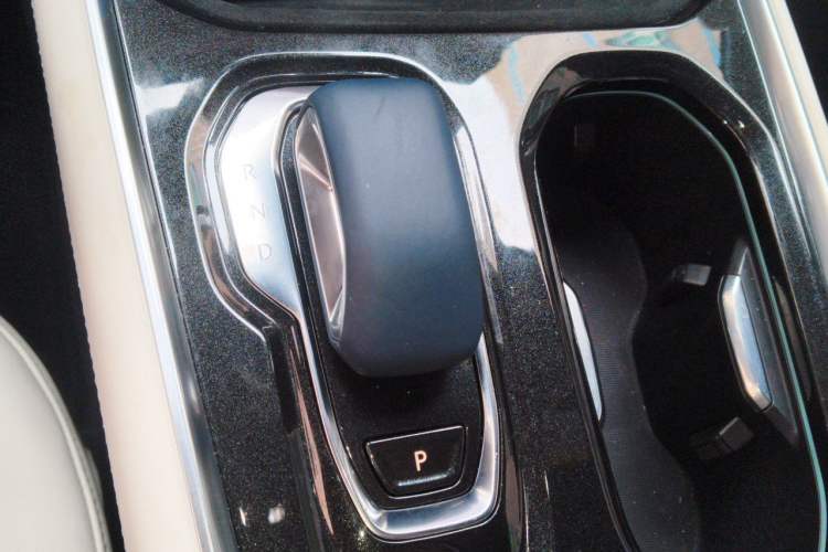 Used Zeekr 009 2024 Six-Seat Executive Version 4WD 108 kWh Gear Lever