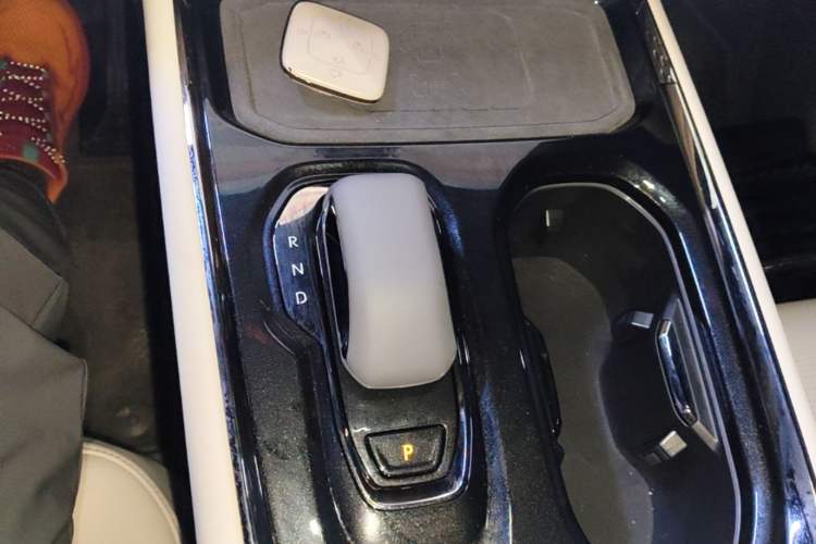 Used Zeekr 009 2024 Six-Seat Executive Version 4WD 108 kWh Gear Lever
