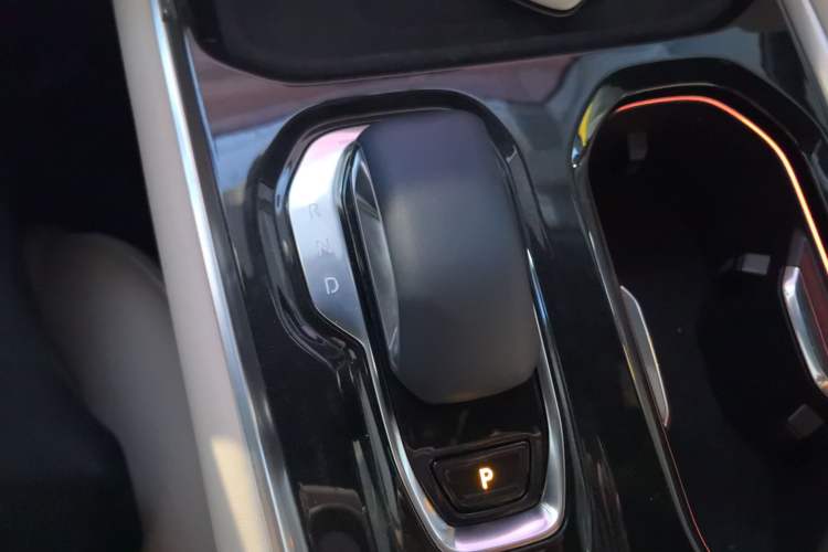 Used Zeekr 009 2024 7-Seater Walk-Through Version Four-Wheel Drive 108 kWh Gear Lever