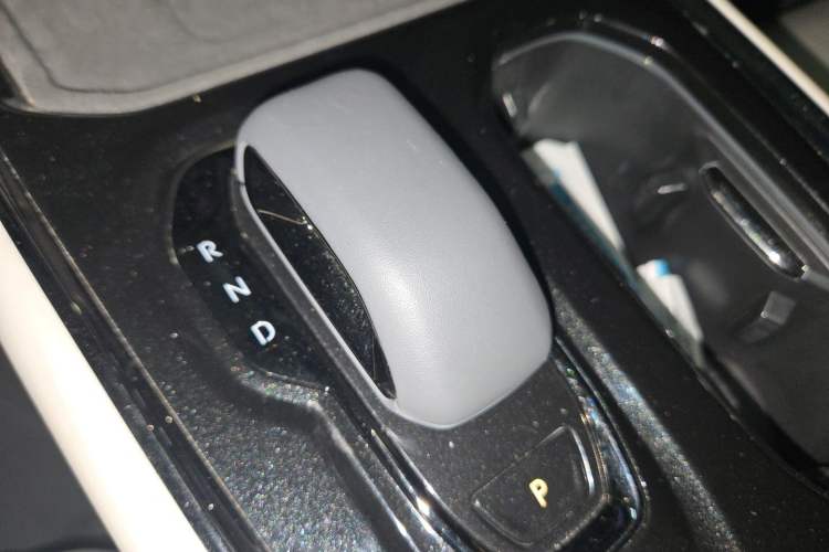 Used Zeekr 009 2024 7-Seater Aisle Version 140 kWh Gear Lever