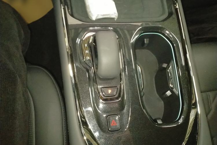Used Zeekr 009 2024 7-Seater Aisle Version 108 kWh Gear Lever