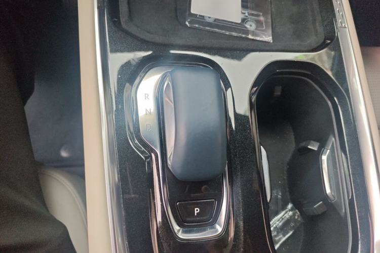 Used Zeekr 009 2024 7-Seater Walk-Through Version Four-Wheel Drive 108 kWh Gear Lever