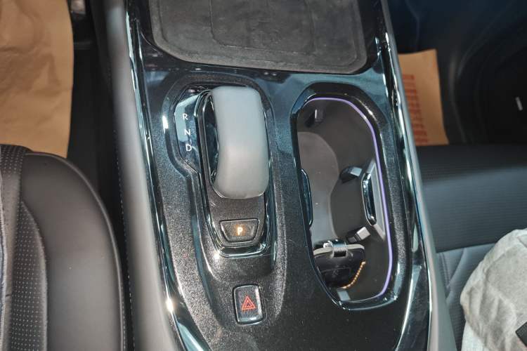 Used Zeekr 009 2024 7-Seater Walk-Through Version Four-Wheel Drive 108 kWh Gear Lever