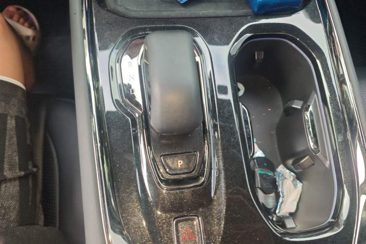 Used Zeekr 009 2024 7-Seater Aisle Version 108 kWh Gear Lever