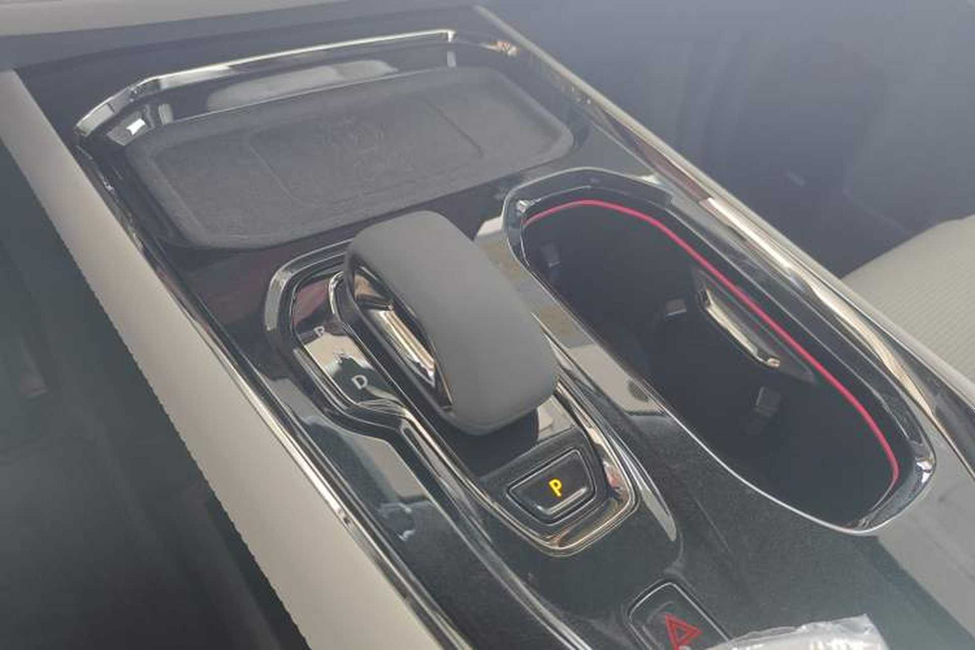 Used Zeekr 009 2024 7-Seater Aisle Version 108 kWh Gear Lever
