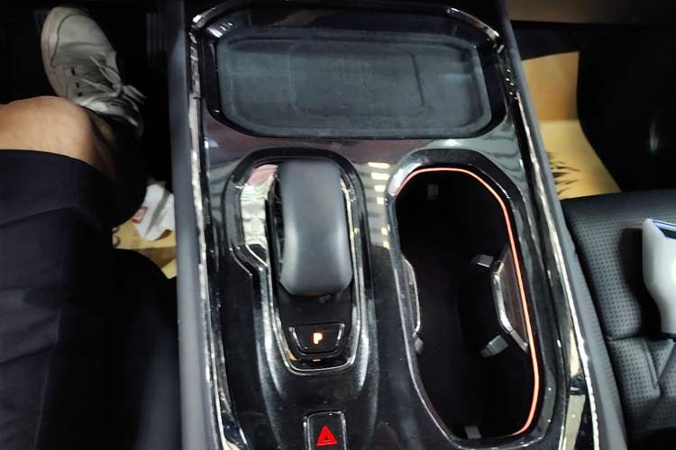Used Zeekr 009 2024 7-Seater Aisle Version 108 kWh Gear Lever