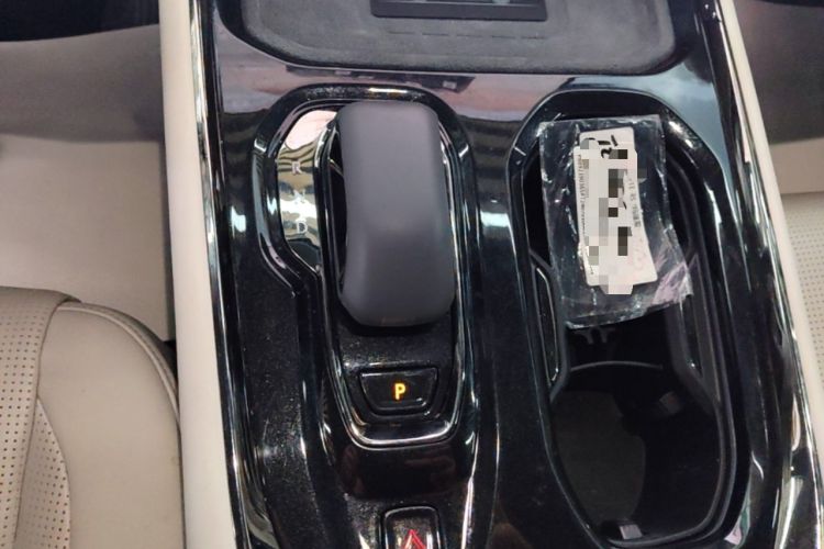 Used Zeekr 009 2024 Six-Seat Executive Version 4WD 108 kWh Gear Lever