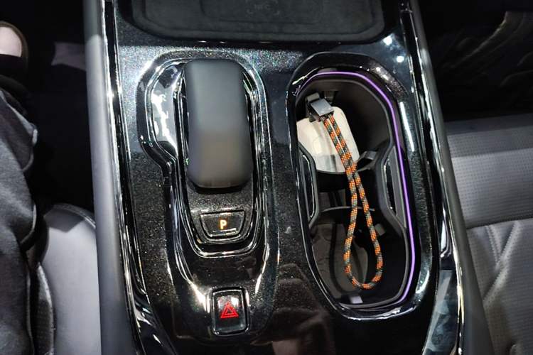 Used Zeekr 009 2024 Six-Seat Executive Version 4WD 108 kWh Gear Lever