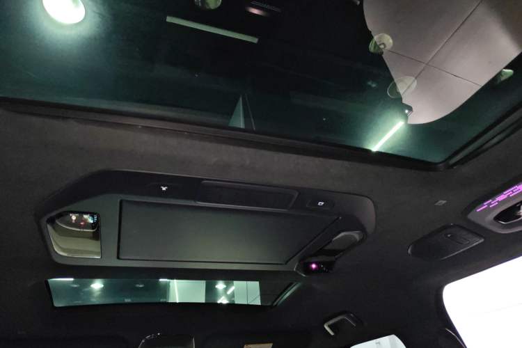 Used Zeekr 009 2024 Six-Seat Executive Version 4WD 108 kWh Headliner