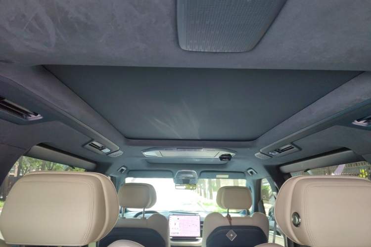 Used Zeekr 009 2024 7-Seater Walk-Through Version Four-Wheel Drive 108 kWh Headliner