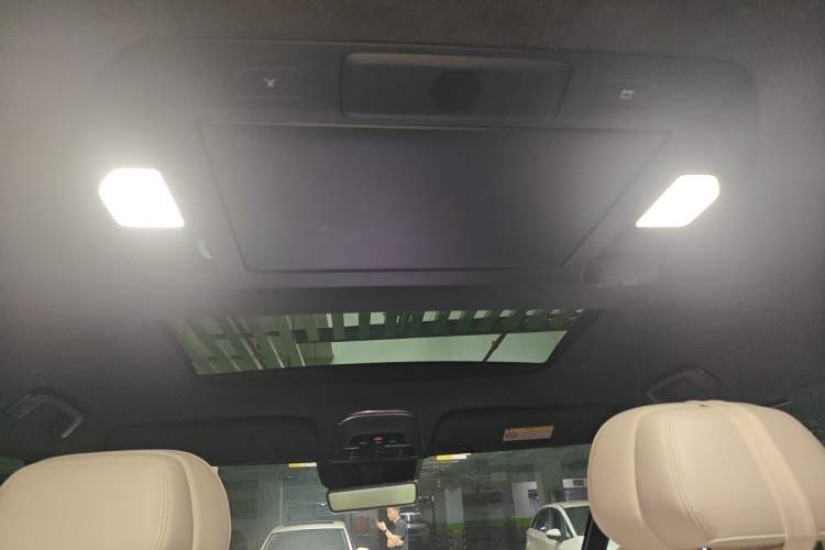Used Zeekr 009 2024 7-Seater Walk-Through Version Four-Wheel Drive 108 kWh Headliner