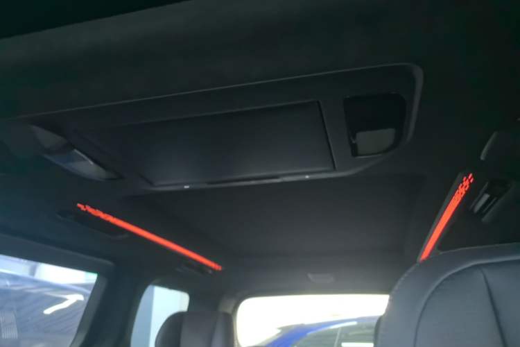 Used Zeekr 009 2024 7-Seater Walk-Through Version Four-Wheel Drive 108 kWh Headliner