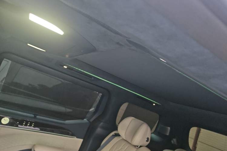 Used Zeekr 009 2024 Six-Seat Executive Version 4WD 108 kWh Headliner