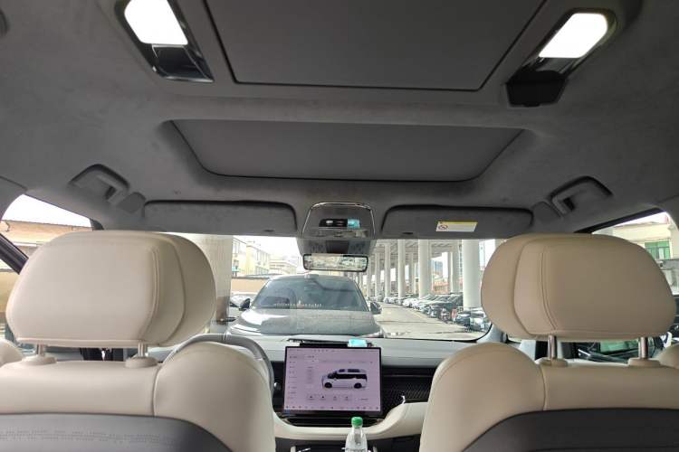 Used Zeekr 009 2024 Six-Seat Executive Version 4WD 108 kWh Headliner