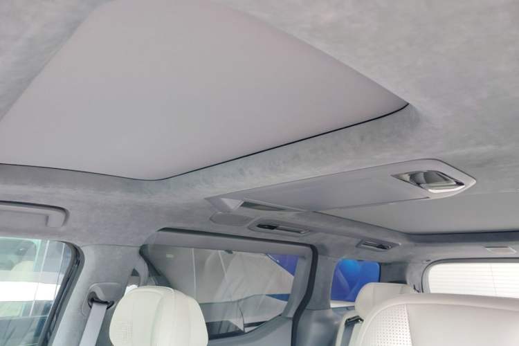 Used Zeekr 009 2024 7-Seater Walk-Through Version Four-Wheel Drive 108 kWh Headliner