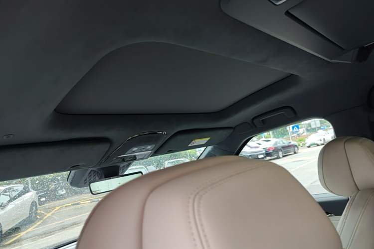 Used Zeekr 009 2024 7-Seater Walk-Through Version Four-Wheel Drive 108 kWh Headliner