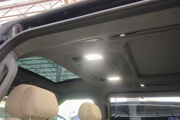 Used Zeekr 009 2024 7-Seater Walk-Through Version Four-Wheel Drive 108 kWh Headliner