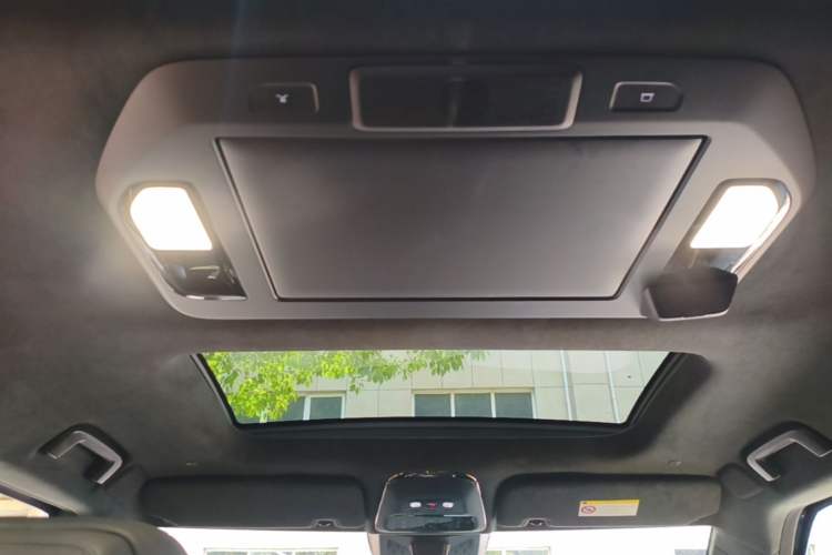 Used Zeekr 009 2024 Six-Seat Executive Version 4WD 108 kWh Headliner