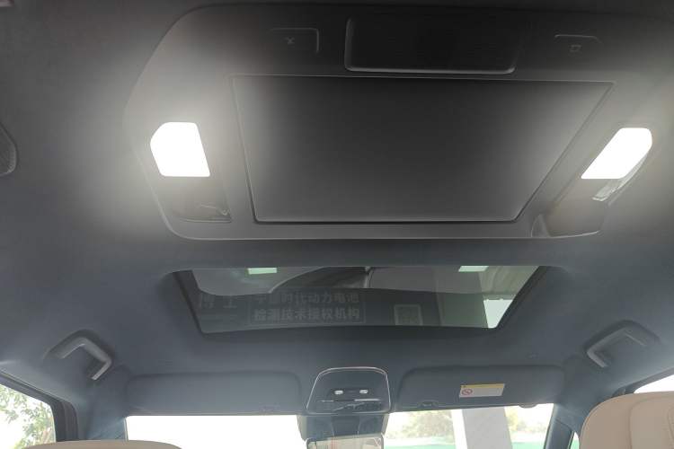 Used Zeekr 009 2024 Six-Seat Executive Version 4WD 108 kWh Headliner