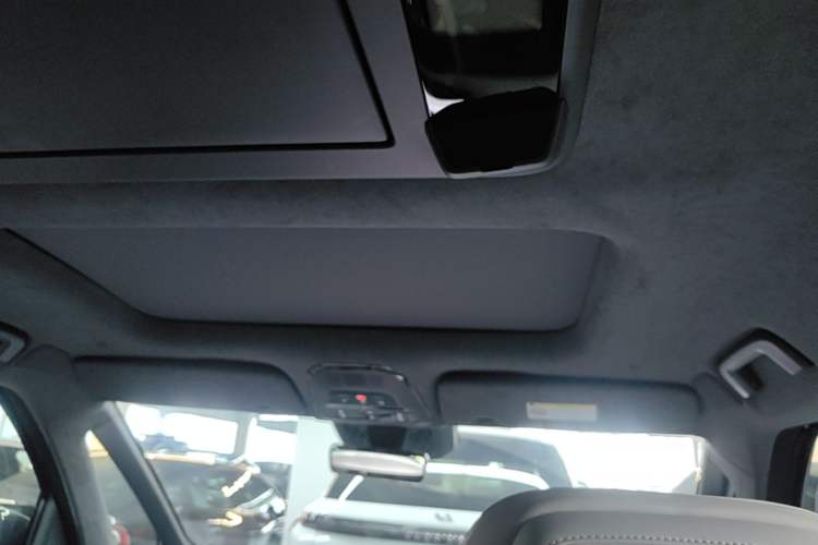 Used Zeekr 009 2024 7-Seater Walk-Through Version Four-Wheel Drive 108 kWh Headliner