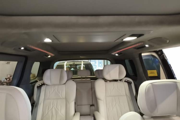 Used Zeekr 009 2024 7-Seater Walk-Through Version Four-Wheel Drive 108 kWh Headliner