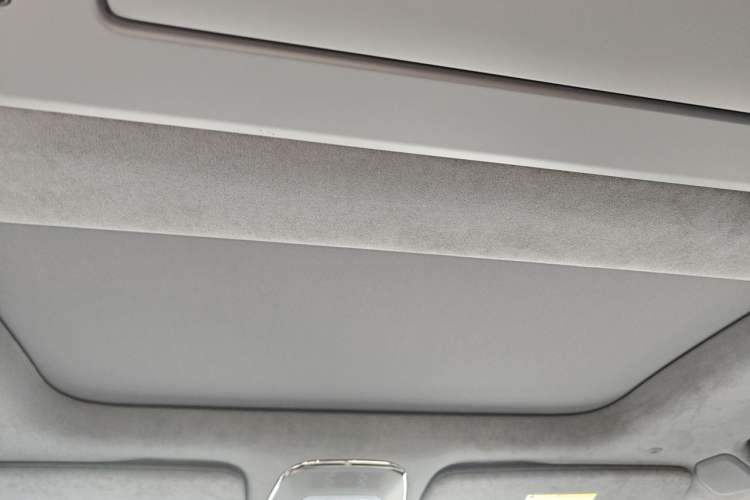 Used Zeekr 009 2024 7-Seater Walk-Through Version Four-Wheel Drive 108 kWh Headliner