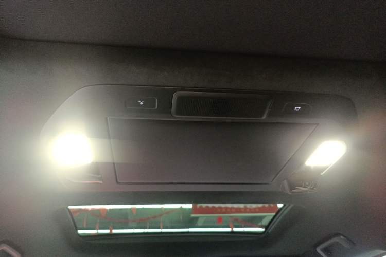 Used Zeekr 009 2024 7-Seater Walk-Through Version Four-Wheel Drive 108 kWh Headliner