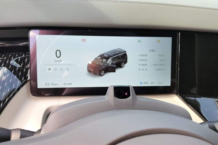 Used Zeekr 009 2024 7-Seater Walk-Through Version Four-Wheel Drive 108 kWh Instrument Cluster