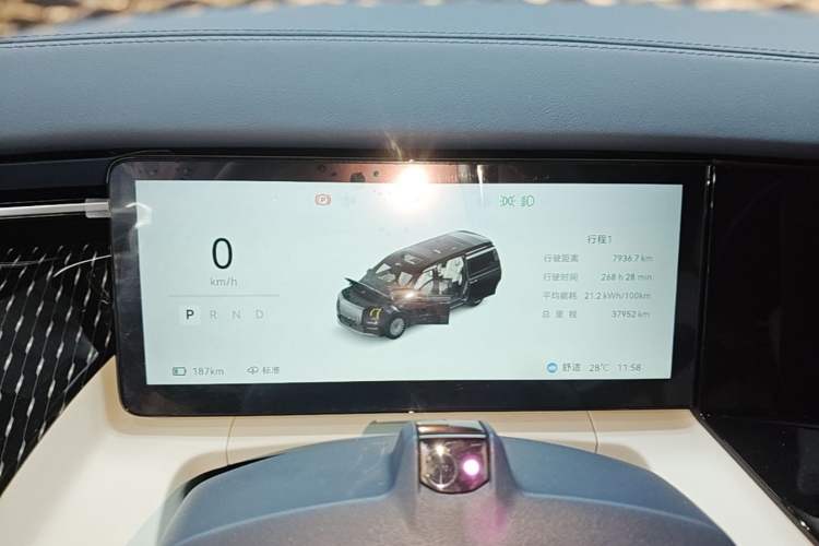 Used Zeekr 009 2024 7-Seater Walk-Through Version Four-Wheel Drive 108 kWh Instrument Cluster
