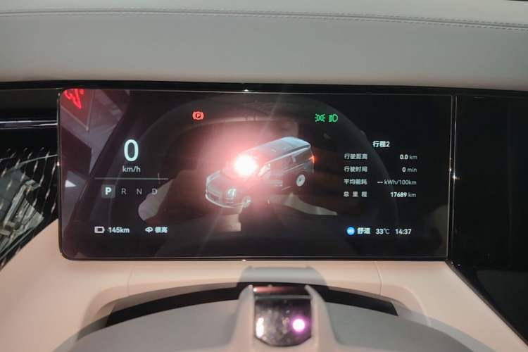Used Zeekr 009 2024 7-Seater Walk-Through Version Four-Wheel Drive 108 kWh Instrument Cluster