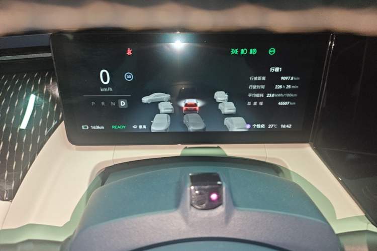 Used Zeekr 009 2024 7-Seater Walk-Through Version Four-Wheel Drive 108 kWh Instrument Cluster