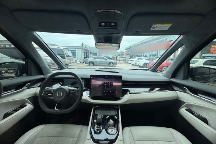 Used Zeekr 009 2024 7-Seater Aisle Version 108 kWh Interior 1