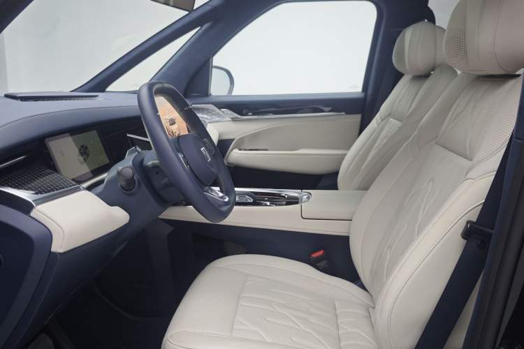 Used Zeekr 009 2024 Six-Seat Executive Version 4WD 108 kWh Interior 1