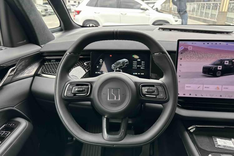 Used Zeekr 009 2024 7-Seater Walk-Through Version Four-Wheel Drive 108 kWh Interior 1