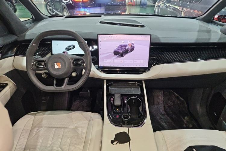Used Zeekr 009 2024 7-Seater Aisle Version 108 kWh Interior 1
