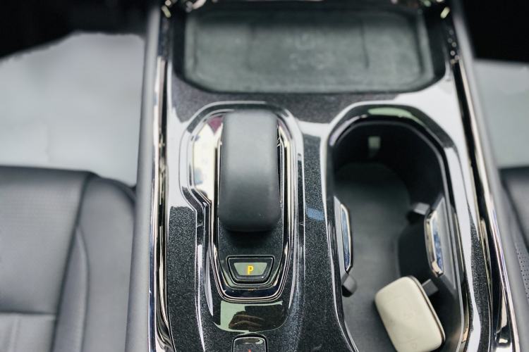 Used Zeekr 009 2024 7-Seater Walk-Through Version Four-Wheel Drive 108 kWh Interior 10
