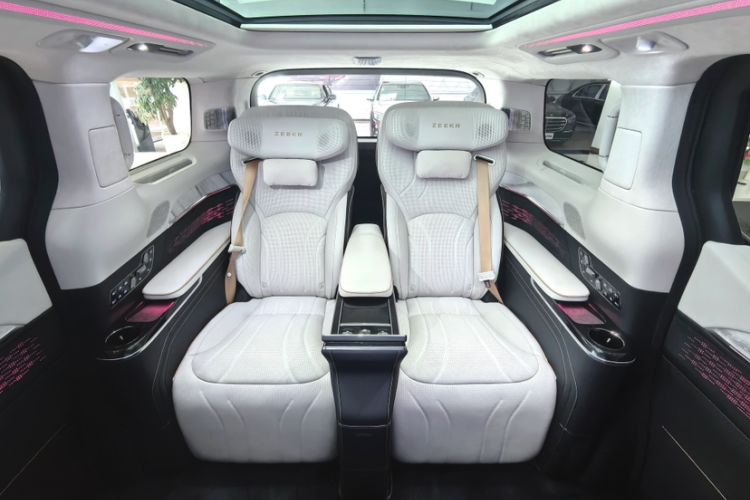 Used Zeekr 009 2024 GAC Trumpchi Interior 11