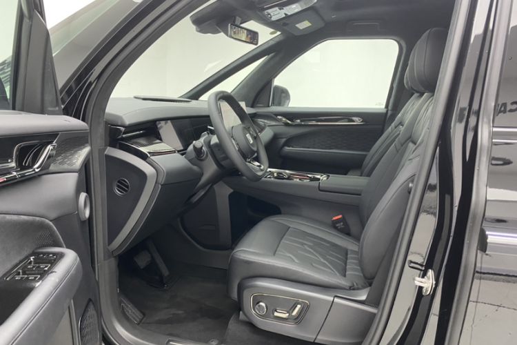 Used Zeekr 009 2024 7-Seater Aisle Version 108 kWh Interior 2