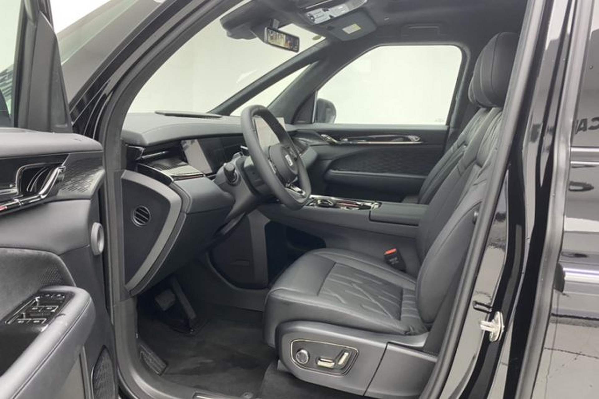 Used Zeekr 009 2024 7-Seater Aisle Version 108 kWh Interior 2