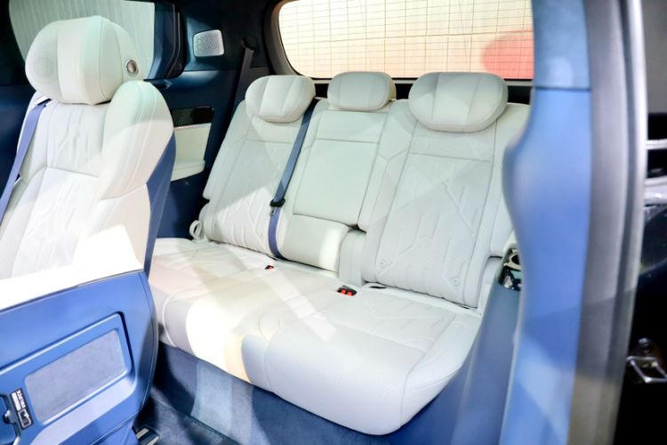 Used Zeekr 009 2024 7-Seater Walk-Through Version Four-Wheel Drive 108 kWh Interior 2