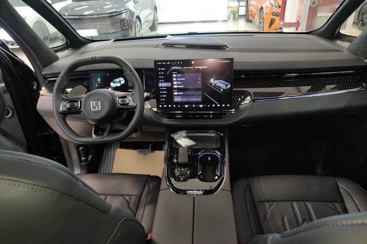 Used Zeekr 009 2024 7-Seater Aisle Version 108 kWh Interior 2