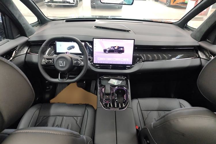 Used Zeekr 009 2024 7-Seater Aisle Version 108 kWh Interior 2