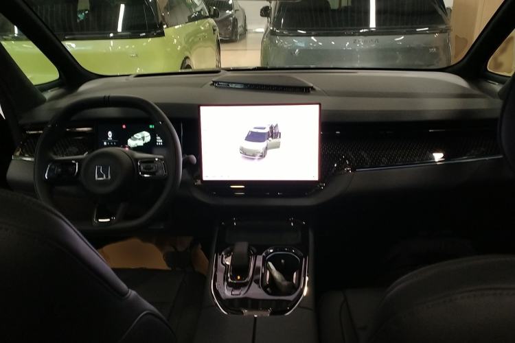 Used Zeekr 009 2024 7-Seater Aisle Version 108 kWh Interior 2